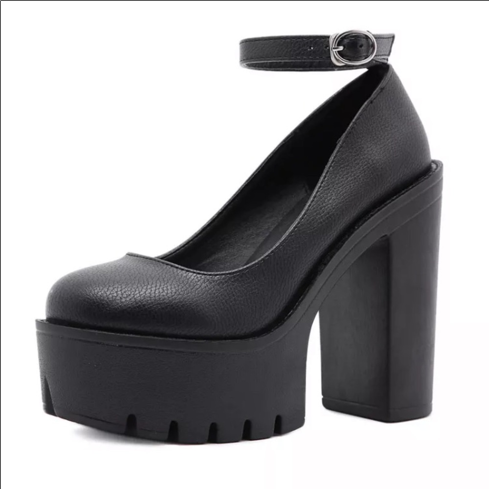 Brand New Mary Jane Platform Heels Size 8